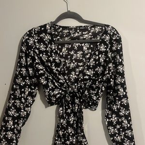 Women’s floral long sleeve blouse